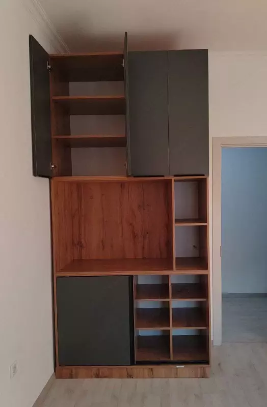 Книжный шкаф 002