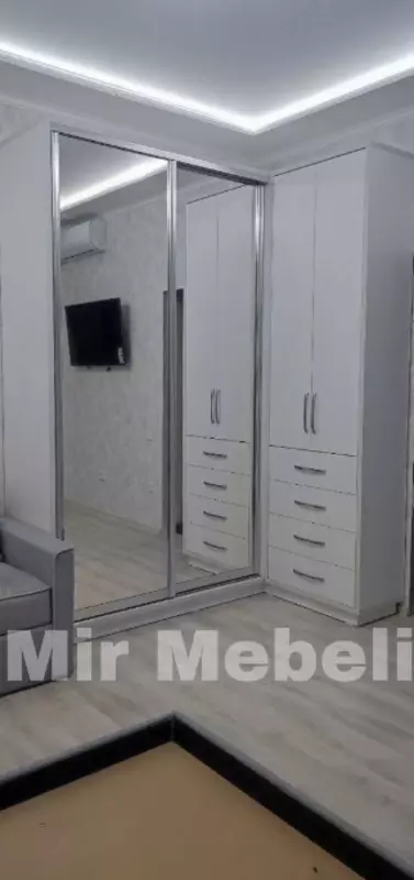 Шкаф-гардероб Командор 004