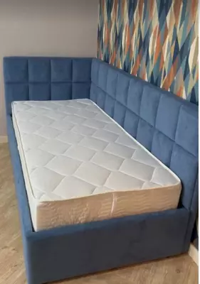 Кровать угловая с мягкими спинками. арт 003