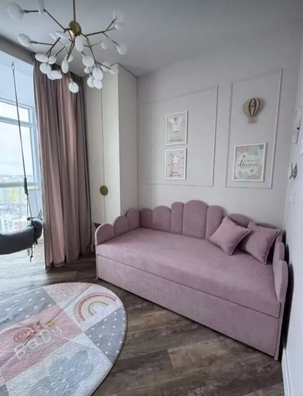 Yagona o‘rinli karavot.