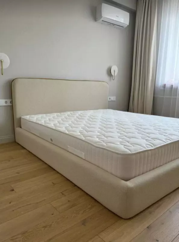 Двуспальная кровать 008.