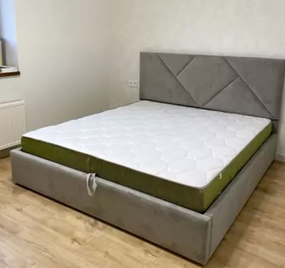 Двуспальная кровать 010.