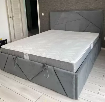 Двуспальная кровать 011.