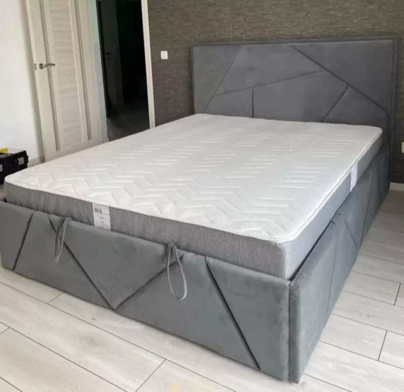 Двуспальная кровать 011.