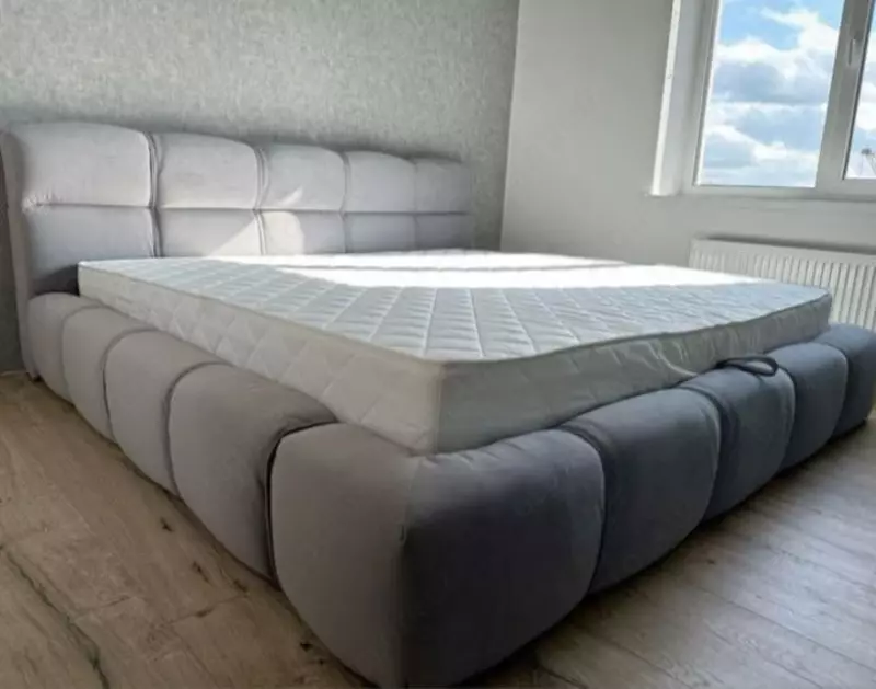 Двуспальная кровать 013