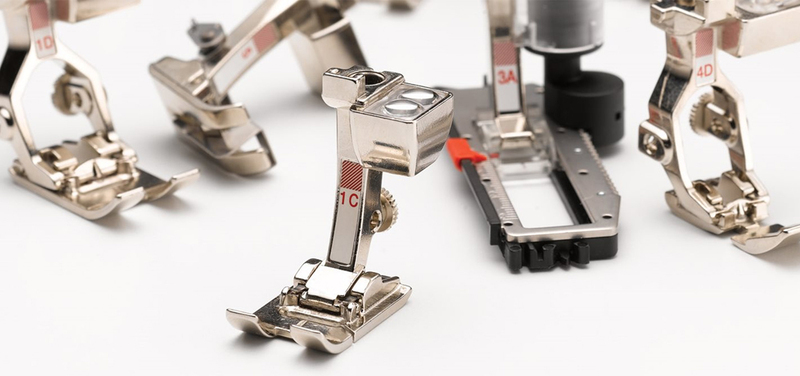 Что означают буквы на лапках BERNINA?