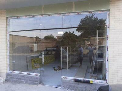 Shisha eshiklar va vitraylar