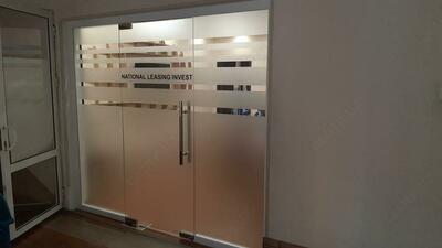 Стеклянные двери