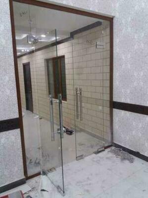 Двери стеклянные - 957 058.4 сум / кв.м