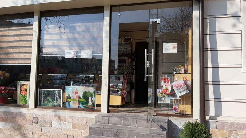 Do'kon uchun shisha eshiklar - 540 143.1 so'm