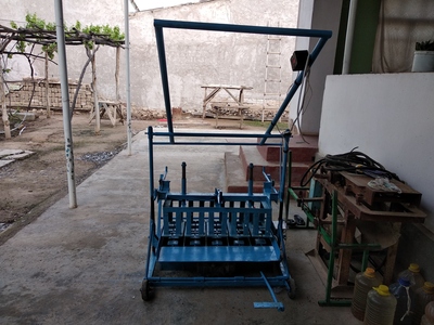 Шлакоблок ишлаб чикˌариш стаоги сотилади!