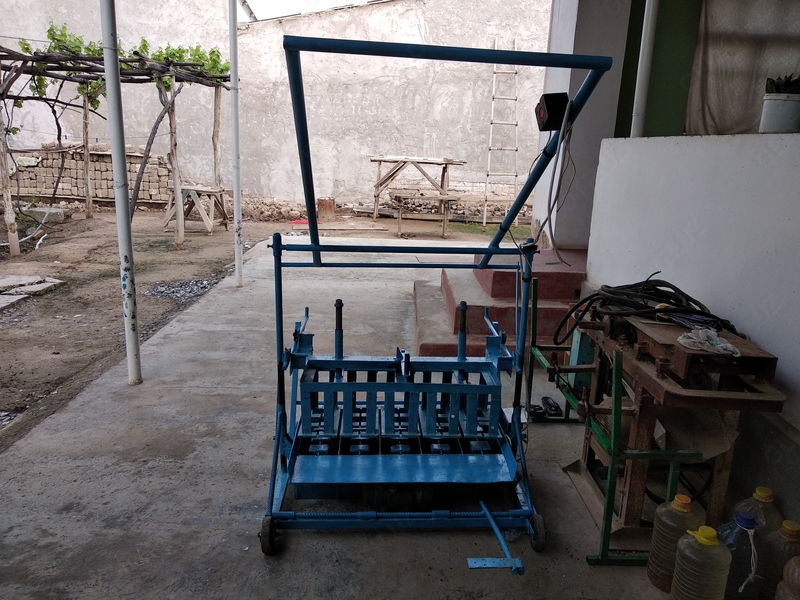 Шлакоблок ишлаб чикˌариш стаоги сотилади!