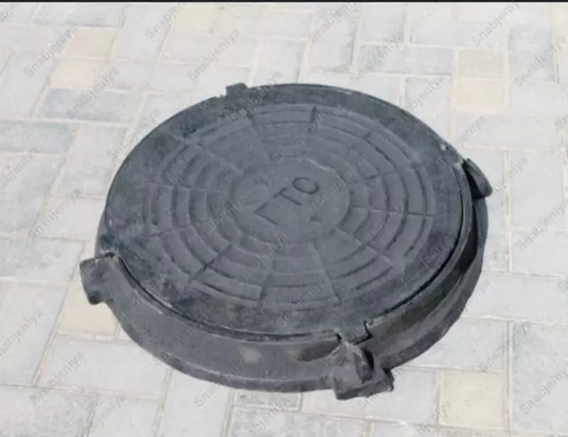  Люк чугунный тяжелый с крышкой типо “Т” канализационный. Диаметр крышки 600 мм - 