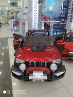 Batareyadagi yangi bolalar moshinalari