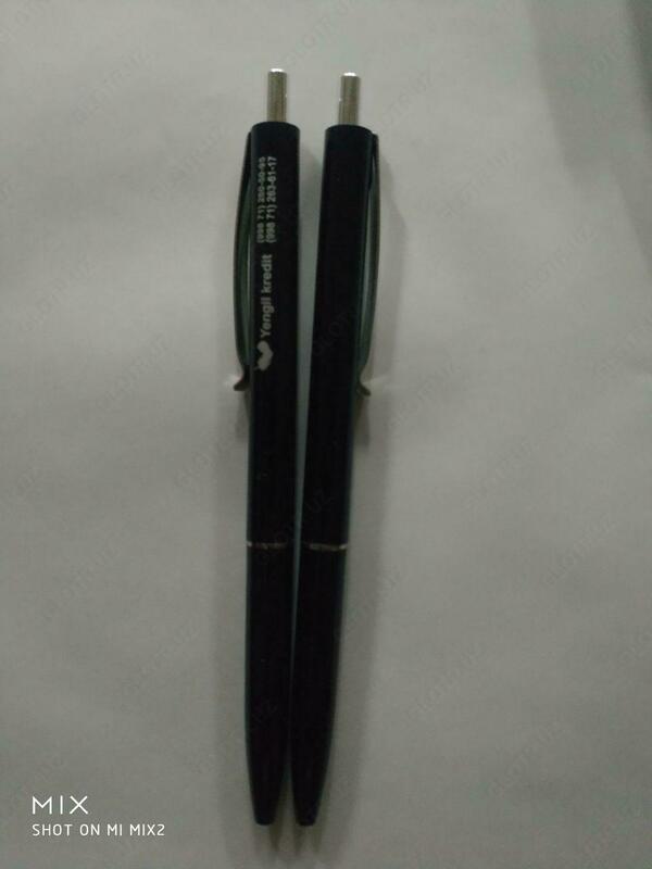 Avtomatik parda krujkalar futbolkalarida tutqichlarda reklama nashrlari. - Ooo sv bosma savdo