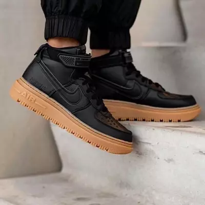 575 000 сум / шт. Кроссовки Nike Air Force 1 Gore-Tex