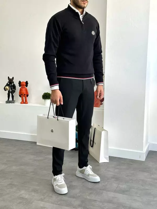 Свитер Moncler Street Style