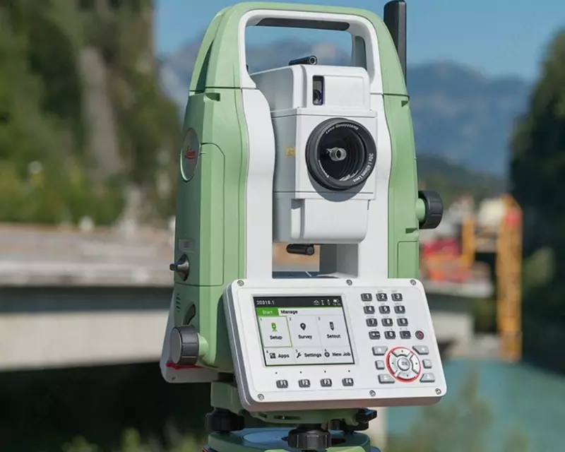  Elektron taxeometrlar Leica TS10 R1000 (3) - 