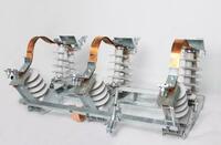 Разъединитель линейный РЛКВ-1б-10 IV/630 УХЛ1 с КМЧ (вертикальной установки)