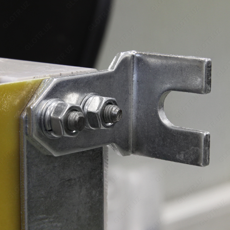 Qutbga o'rnatilgan ishchi panel uchun PE19-4411160 00 UHL3 ajratgichi