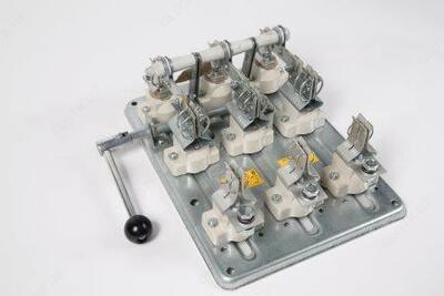 RPB-2/1 P 250A o'chirish to'xtatuvchisi, yon tutqichli, o'qi 170 mm