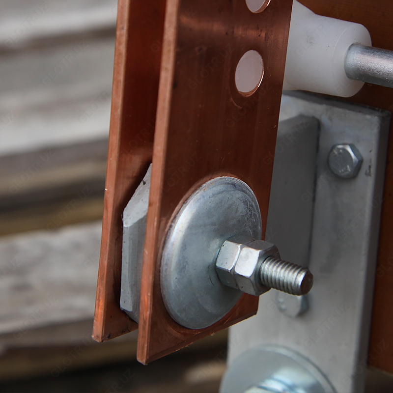 Рубильник РПЦ-5 1000А с центральным руч. приводом ПРЦ-0,4 с заземлением