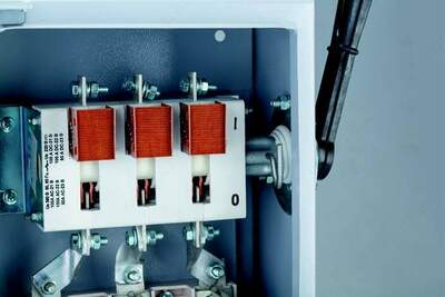 PN-2 (YARP11M371) holda YARP 400A IP54 kalitiga ega quti