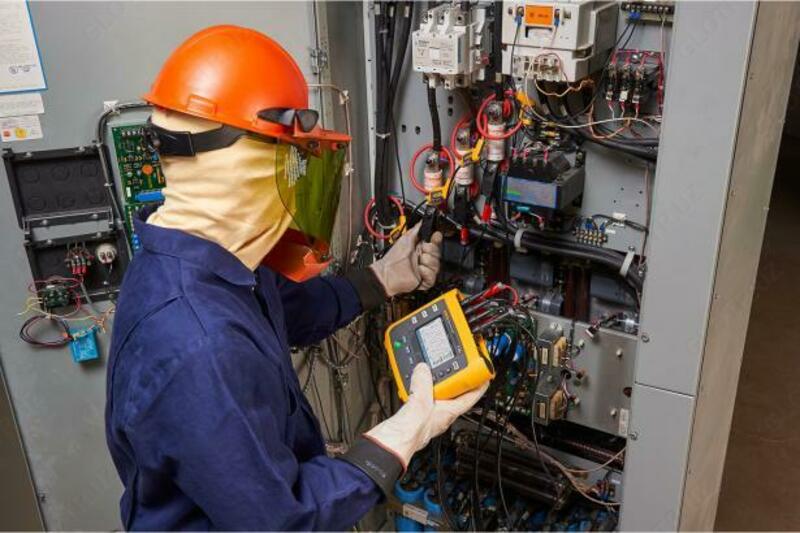 Fluke 1736 — регистратор качества электроэнергии для трехфазной сети