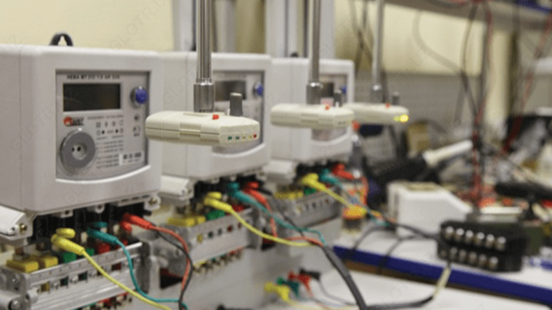 NEVA-TEST 3303L - elektr hisoblagichlarini tekshirish uchun avtomatik o'rnatish