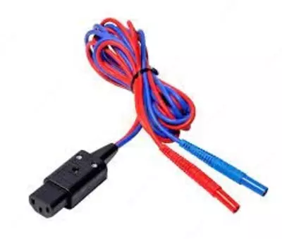 C13 - banan vilkalari va IEC standart vilkalari bo'lgan 2,1 metrli ikki simli kabel.