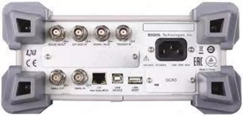 DSG830 — генератор сигналов высокочастотный