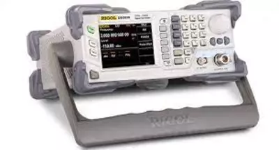 DSG821 — генератор радиосигналов высокочастотный