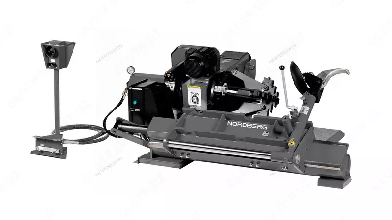 Шиномонтажный стенд для грузовых автомобилей