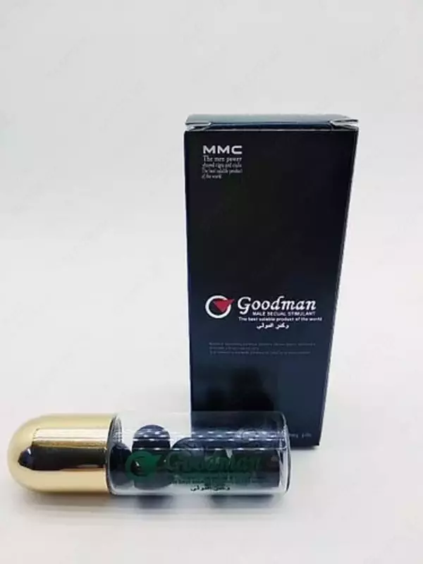 Qiz yalangoch dumbasini korsatdi