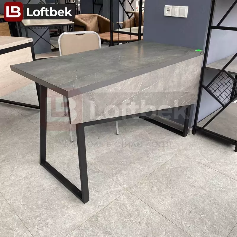 Loft uslubidagi yozuv stoli. RS-Kv modeli