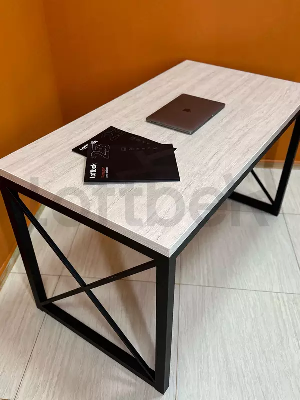 800 000 сум Стол для офиса RS-1