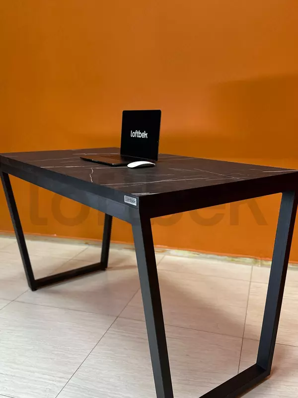 Loft uslubidagi yozuv stoli. RS-U modeli