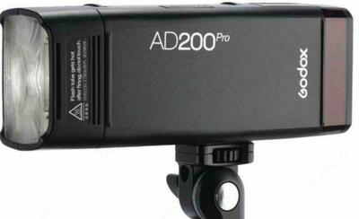 Вспышка Godox Witstro AD200Pro