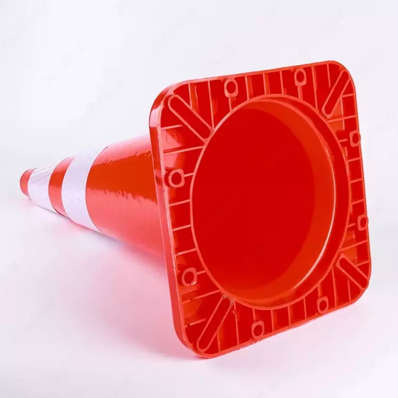   Qaytaruvchi plyonkali plastik yol konusi ZC-049  700 mm  qizil