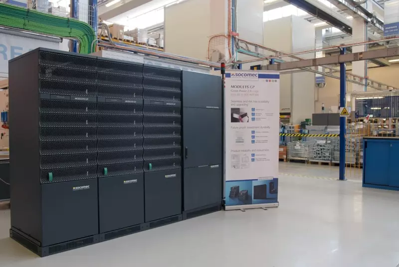Источник бесперебойного питания SOCOMEC с модульной силовой архитектурой тип MODULYS GP 2.0