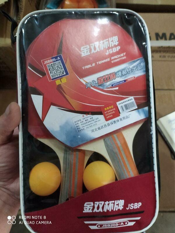 Tennis raketkasi uchun to'plam