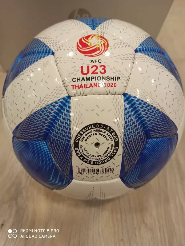 3 dollar. Professional futbol to'pi.