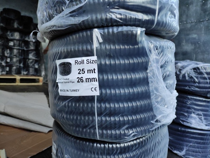 26мм Гибкий стальной металлорукав с ПВХ покрытием (и с протяжкой) - Внутренний диаметр: 26 мм (1 дюйм) - длина в рулоне: 25 м - 16 464 сум