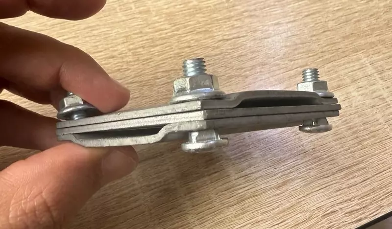 Крестообразное соединение для полосы заземления 40х4 - от {0} сум