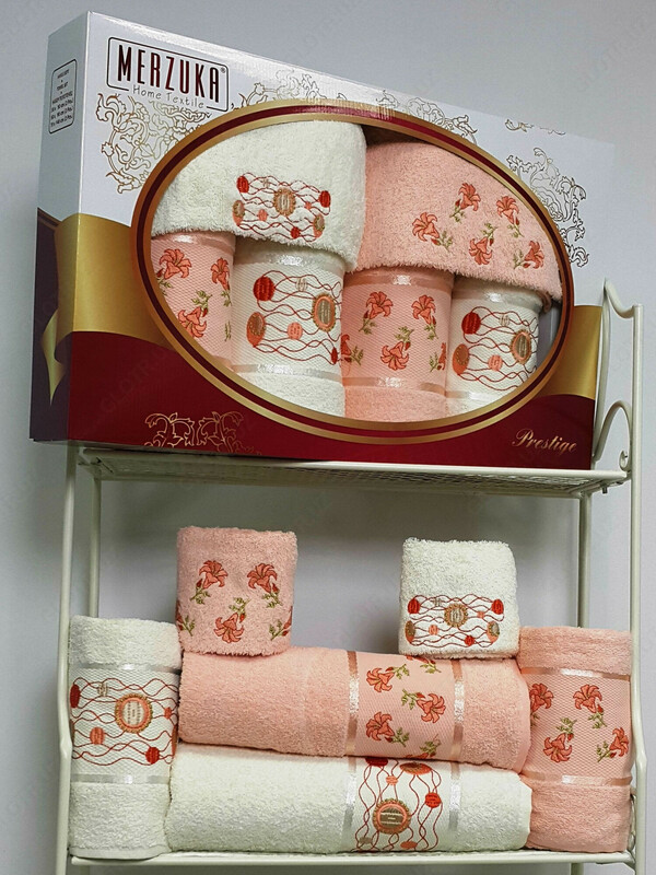 Toqimachilik mahsulotlarining sovgalar toplami