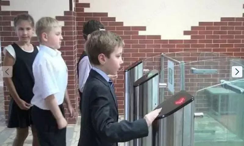 Монтаж и настройка систем контроля и управления доступом в учебных заведениях