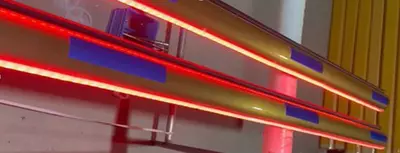 Стрела 6 метров с резиновой вставкой и подсветкой для шлагбаумов 12 Вольт