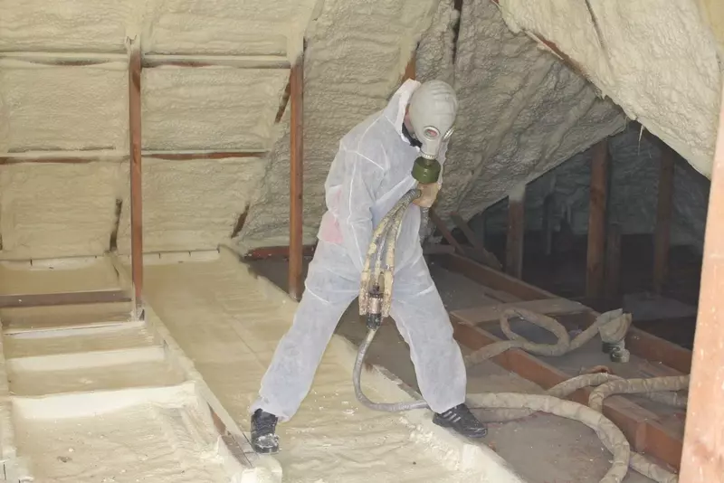 Напыление пенополиуретаном (ППУ)