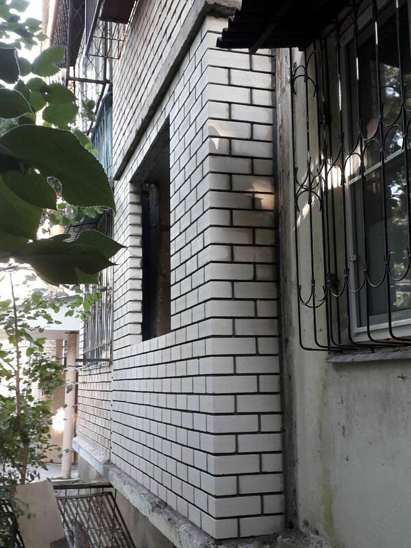 Toshkentdagi balkonning g'isht ishlari