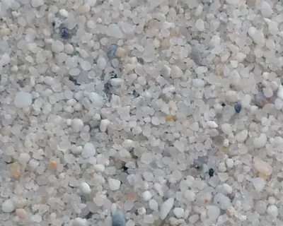 Qayta ishlanmagan kvarts qumi